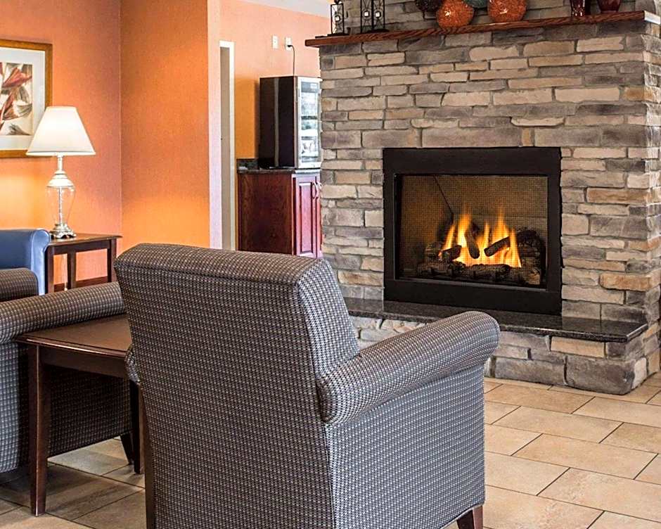 Comfort Inn & Suites Lumberton Central I-95