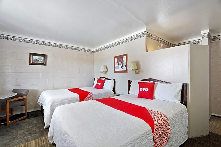 OYO Hotel Alpine TX near University