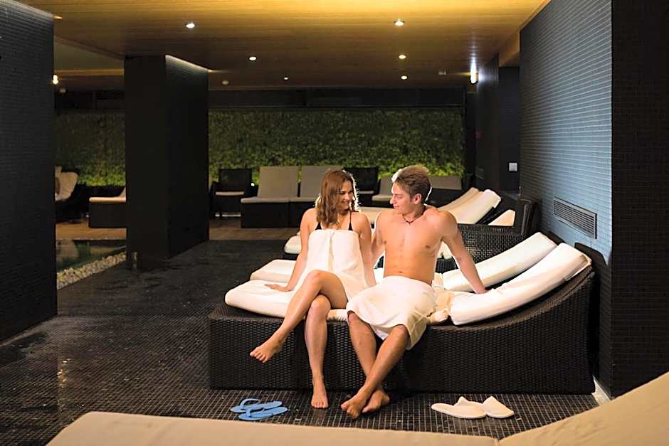 Hotel Zena Beauty & Shopping Center