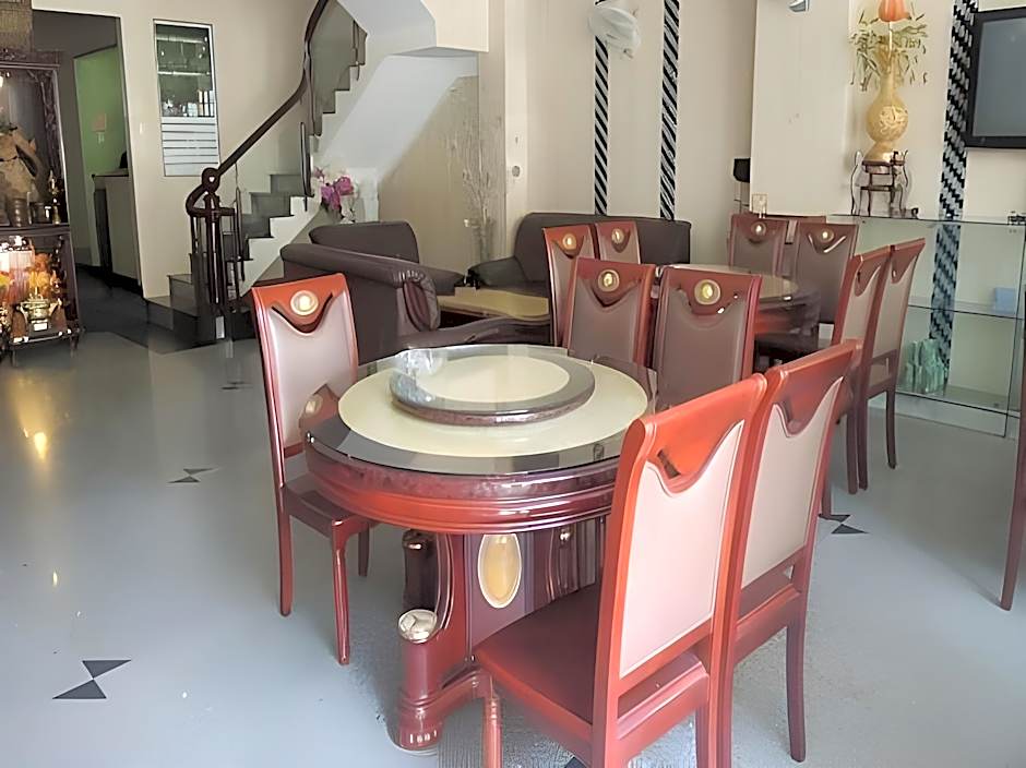 Hoa De Nhat - San Bay Tan Son Nhat 