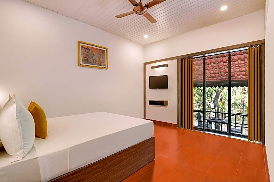 Photo 1 of 8 of Deluxe 1 Queen Bed