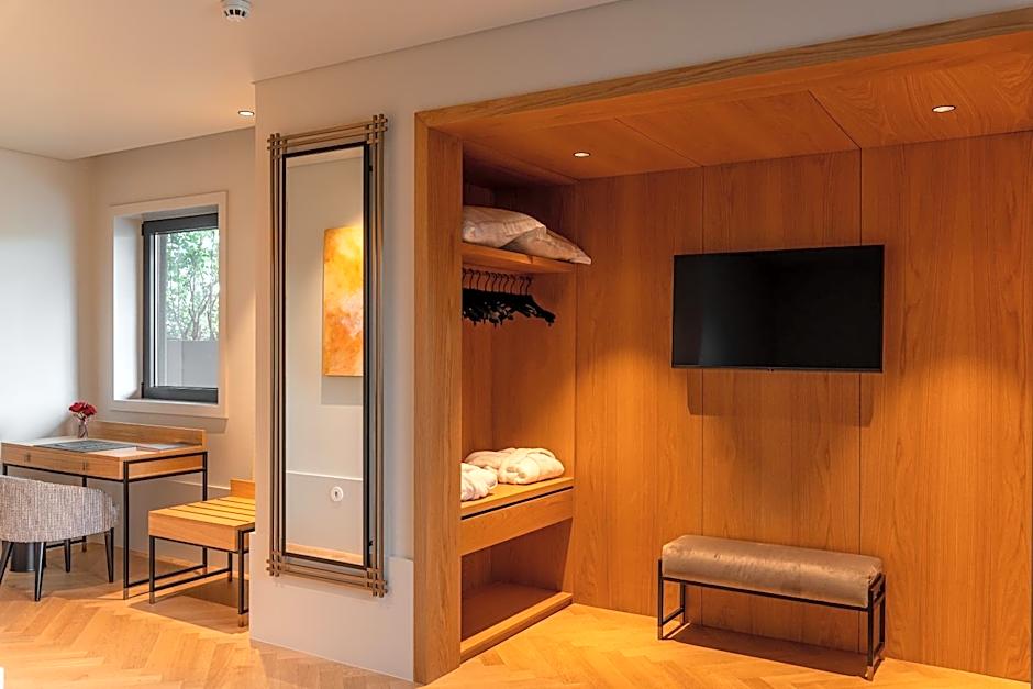 Palatial Suites