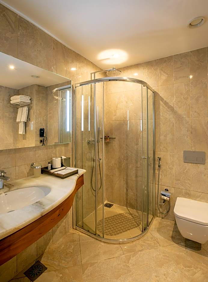 Golden Tulip Canaan Kampala