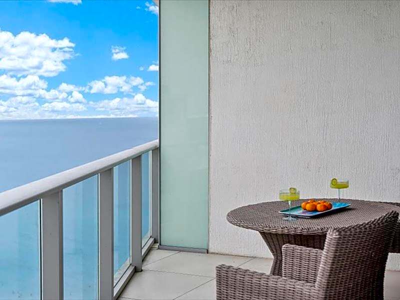 Beachside Contemporary Residence in Lyfe