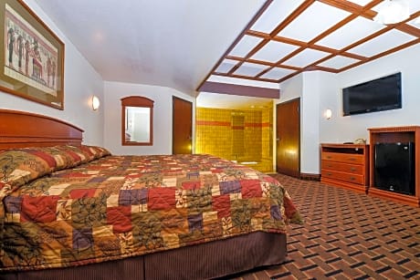Suite King Bed