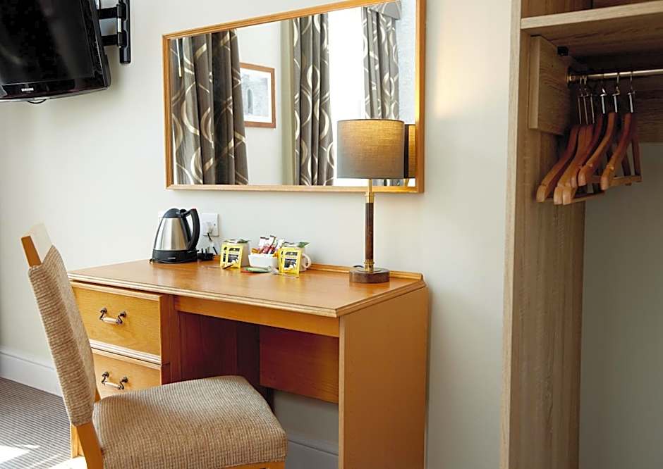 Lamb Hotel by Greene King Inns