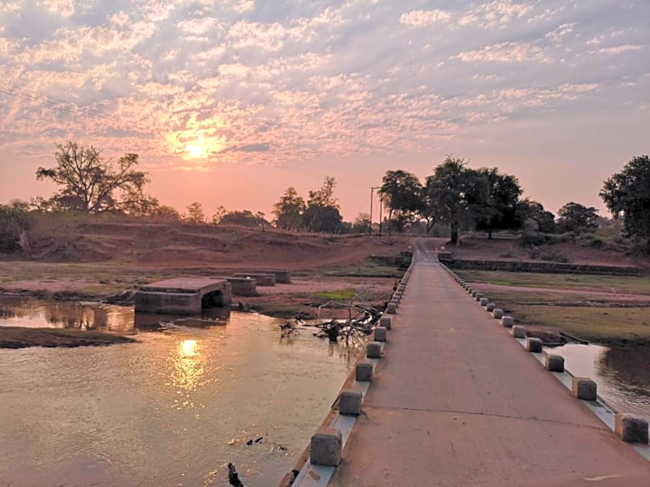 Nthakeni Bush & River Camp