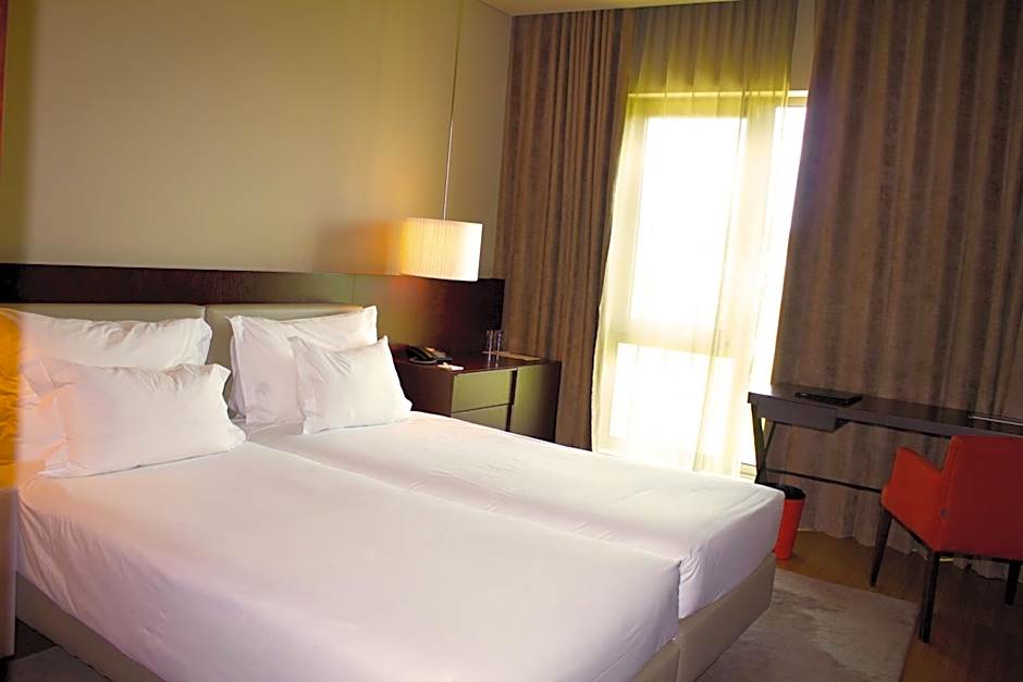 Golden Tulip São João da Madeira Hotel