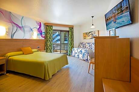 Superior Double or Twin Room with Two Extra Beds (4 Adults)