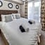 Ladera Retreat Lodges