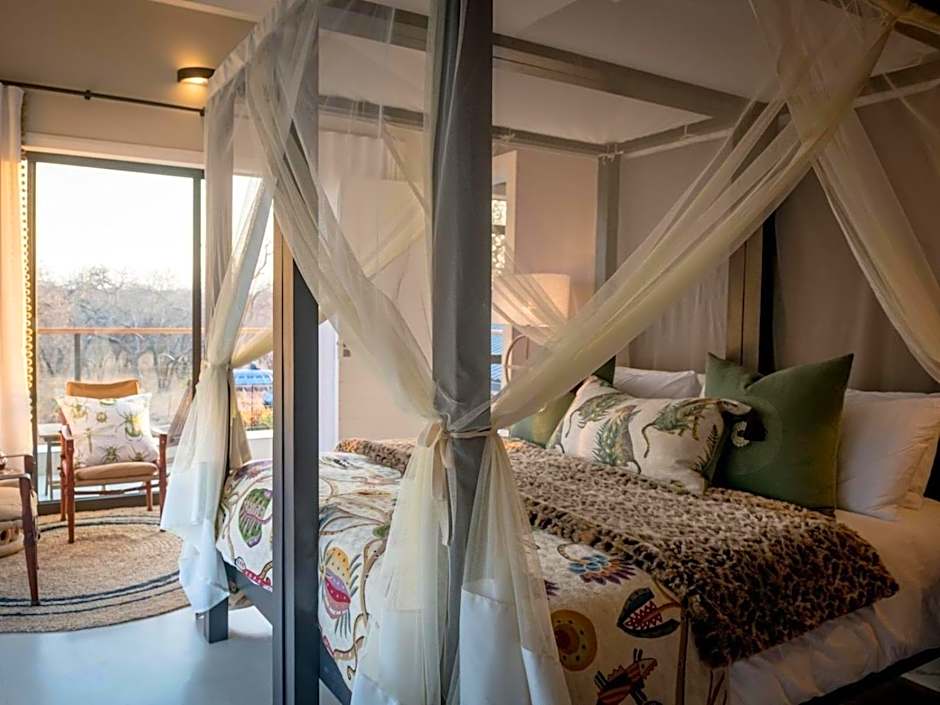 Safari Moon Luxury Bush Lodge