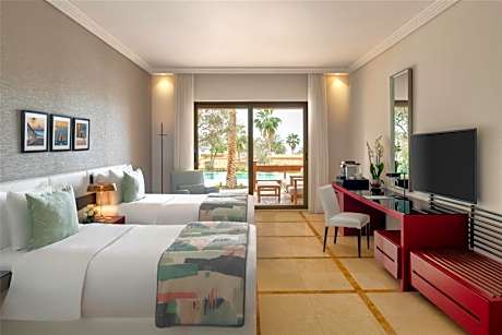 Ishtar Deluxe Twin Room