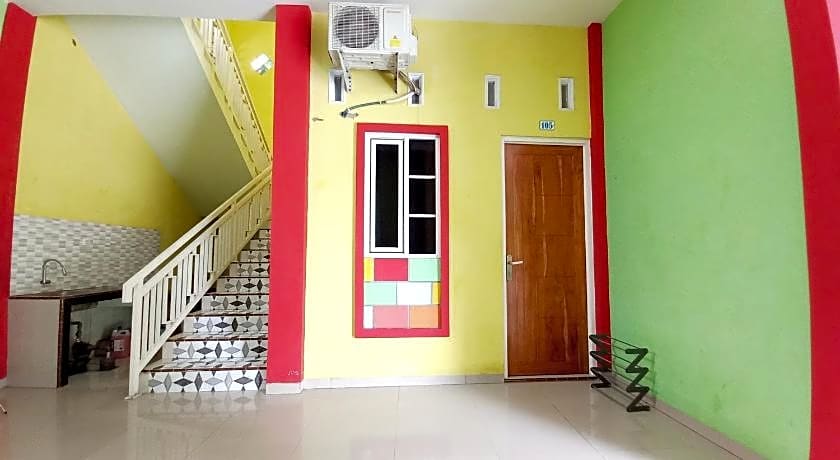 Harmony House Syariah near Alun Alun Pati Mitra RedDoorz