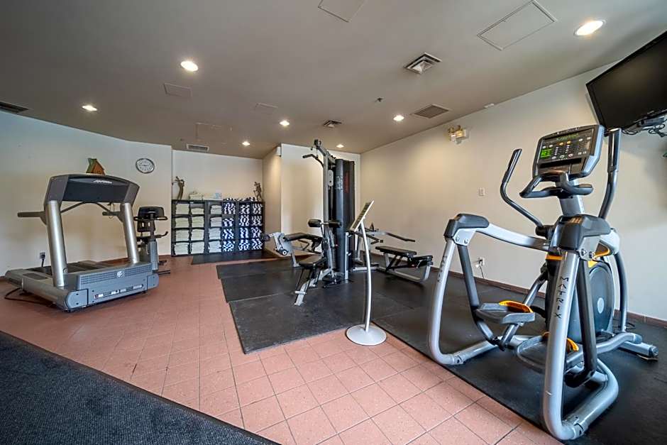 Mid Century Modern - Studio w Pool & Hot Tub