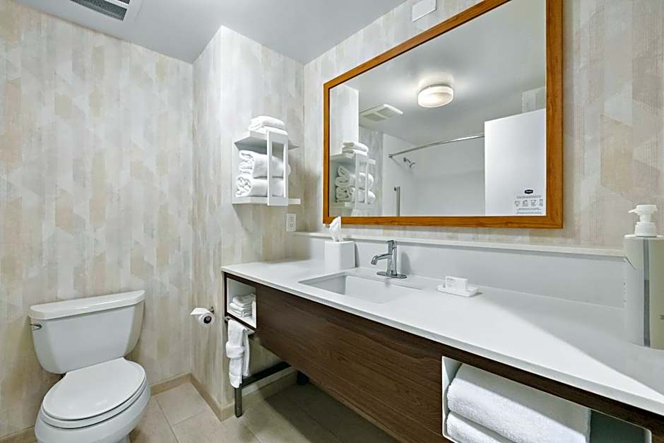 Hampton Inn By Hilton And Suites Lancaster