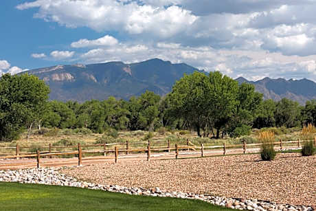 King Room with Mountain View