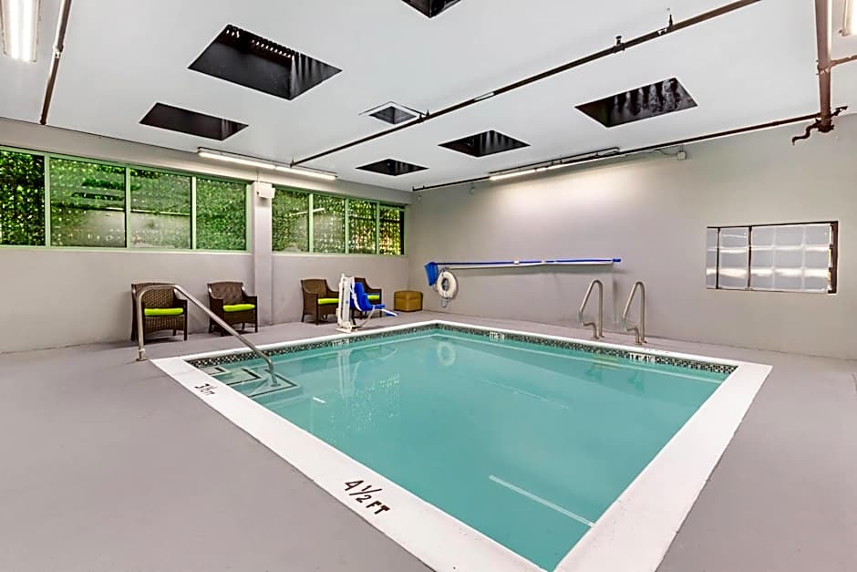 BLVD Hotel and Studios Universal-Hollywood, an Ascend Collection Hotel