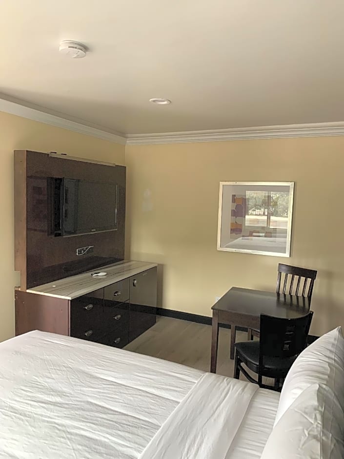 Willow Tree Inn & Suites