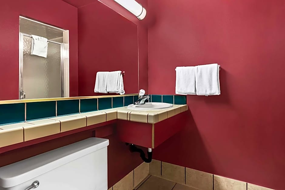 Econo Lodge Fallon Naval Air Station Area