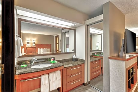 King Bed (with sofa bed)