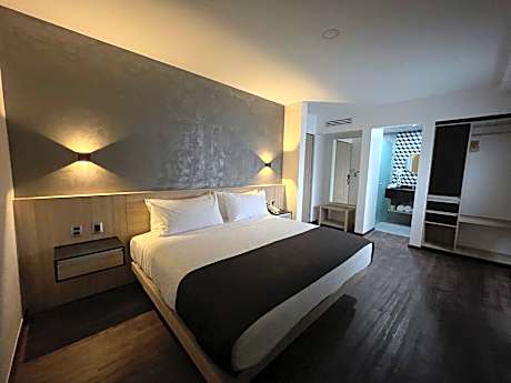 Standard King Room