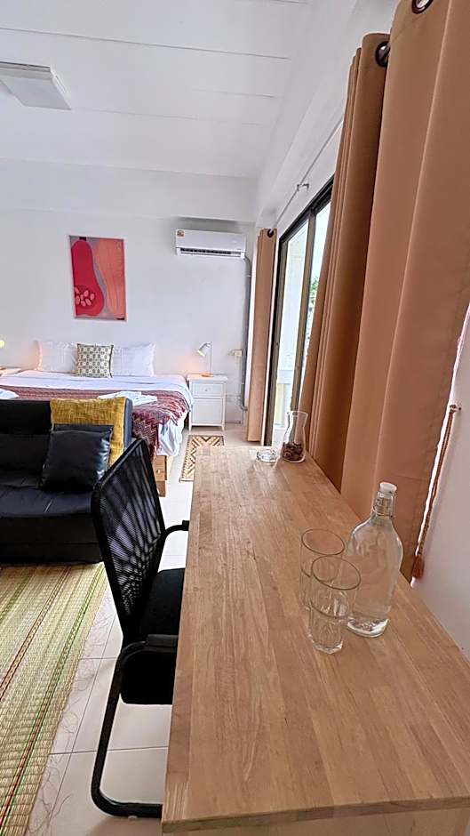 Holiday House Kata & Karon Phuket Hotel