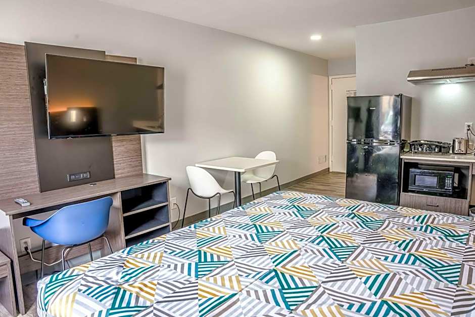 Studio 6 Claremore OK