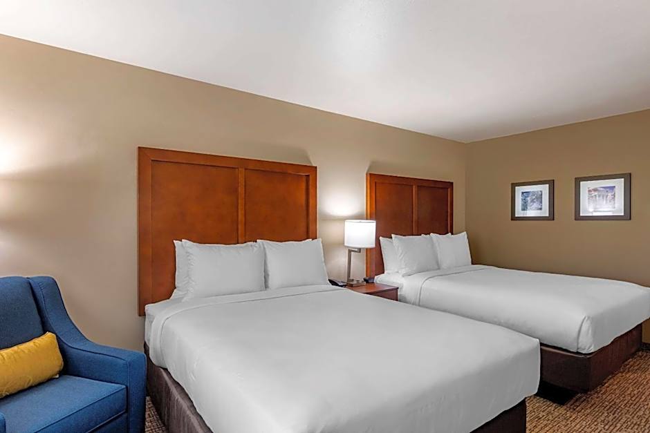 Comfort Inn & Suites