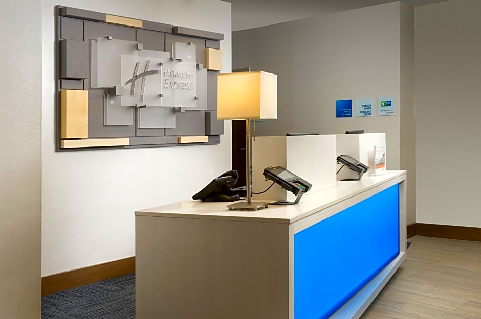 Holiday Inn Express & Suites Bay City