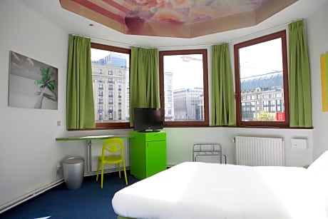 Standard Room with 1 double bed