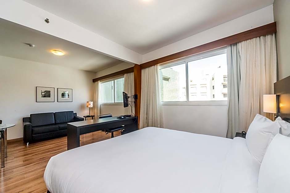 Paraiso Suites by Charlie