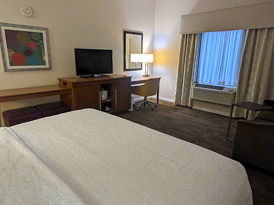 Hampton Inn By Hilton & Suites Pittsburgh/Harmarville
