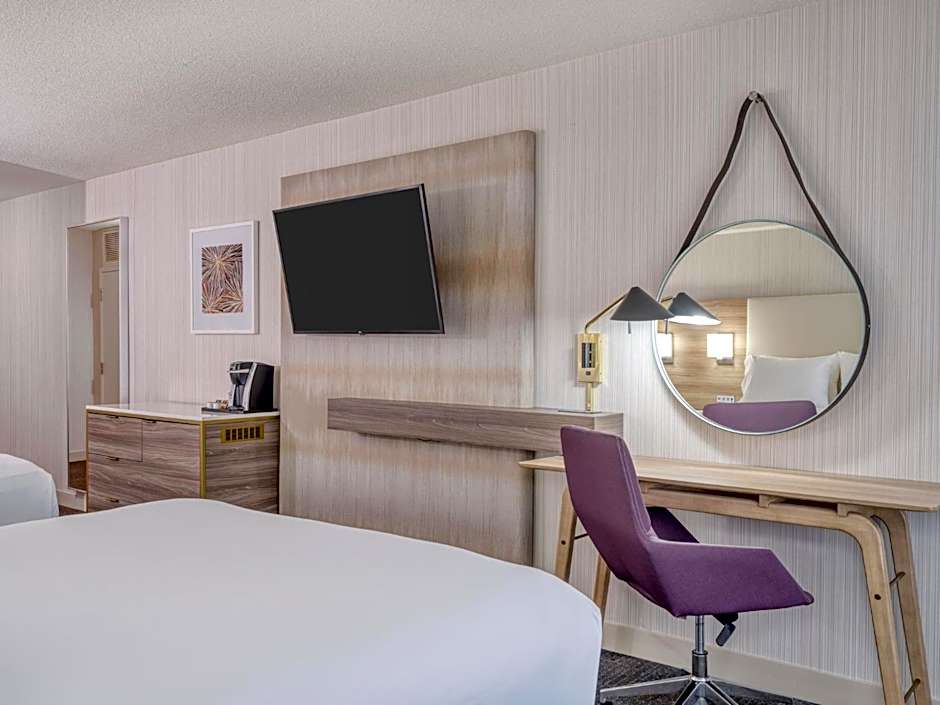 Crowne Plaza Indianapolis-Airport By IHG