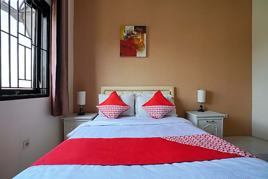 OYO 306 Koen Residence Near RS Gandaria