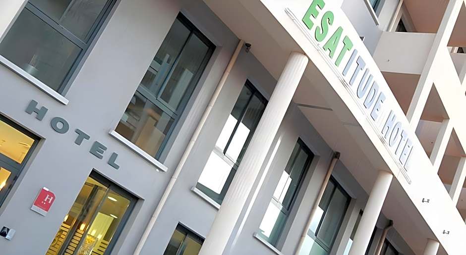 Esatitude Hotel