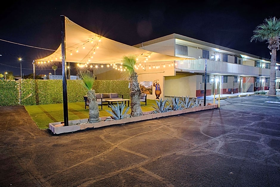 Travelodge Phoenix Downtown – Phoenix, AZ