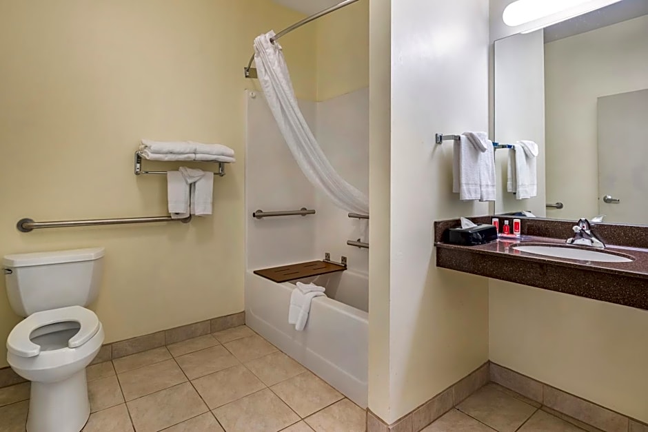 Econo Lodge Inn & Suites Fairgrounds