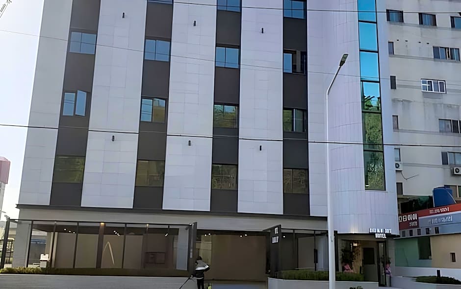 Changwon Brown dot Hotel Palyong