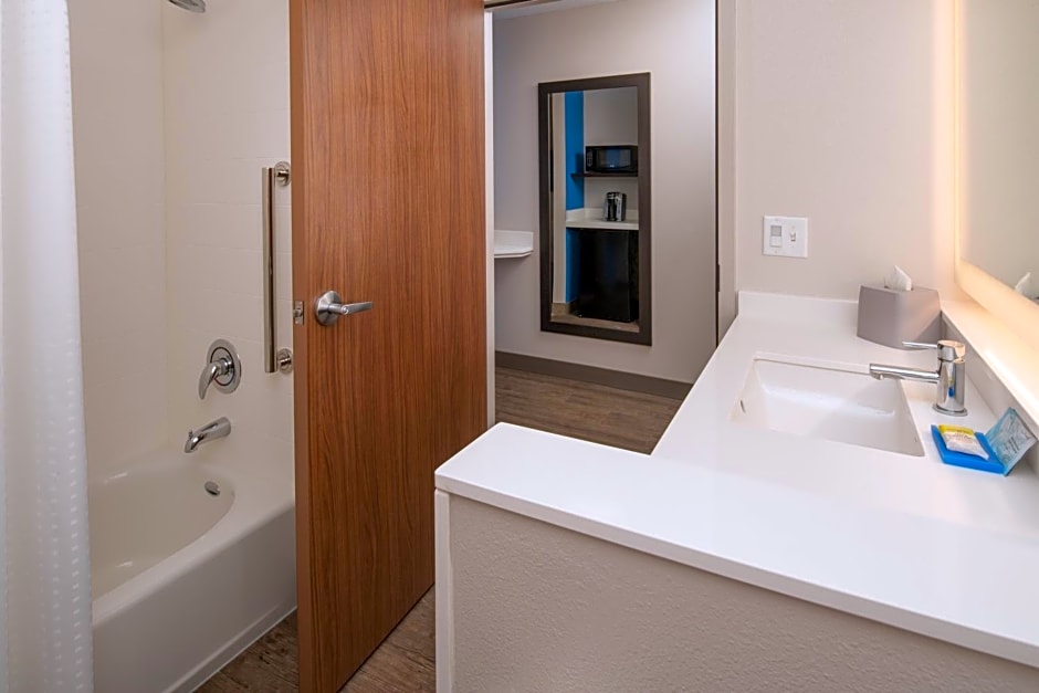 Holiday Inn Express and Suites Camas - Vancouver By IHG