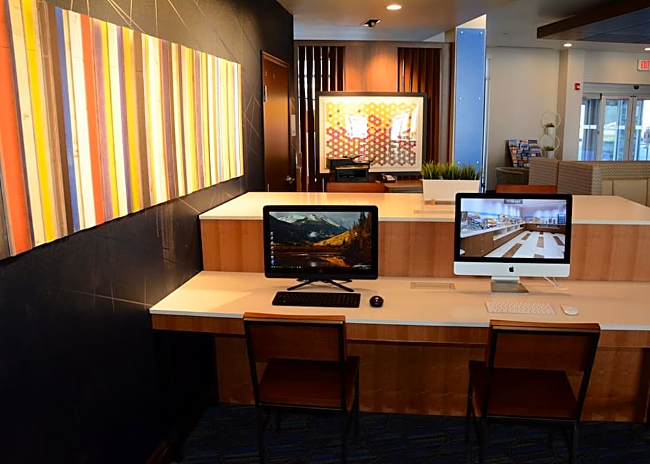 Holiday Inn Express & Suites Pittsburgh - Monroeville By IHG