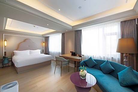 Executive Queen Room