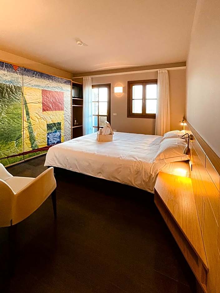 Elliot Osteria e dormire in collina