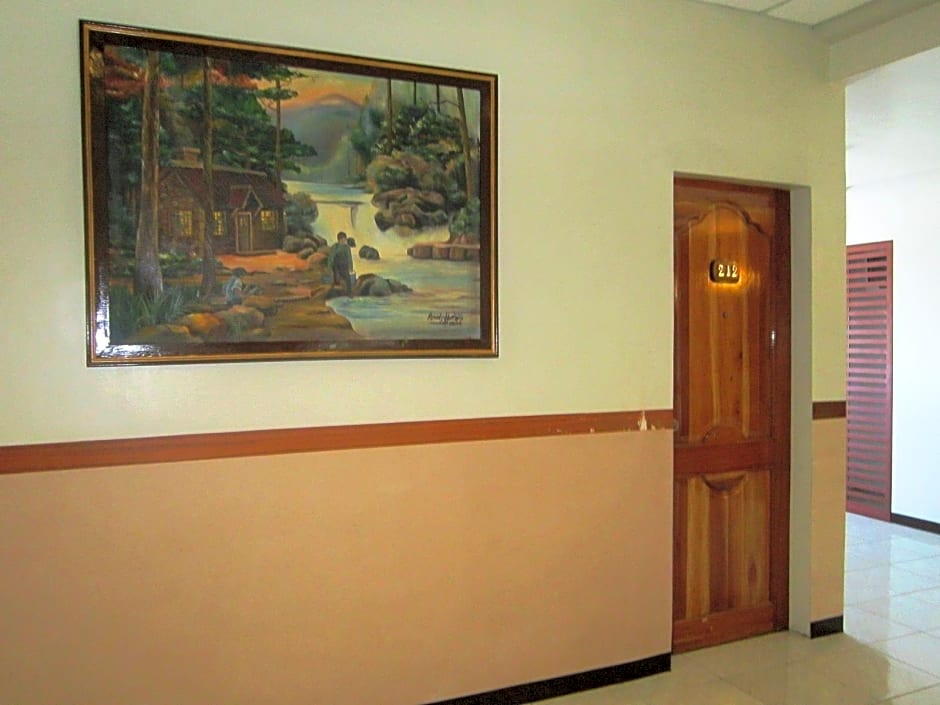 Tiptop Tower Suite Inn