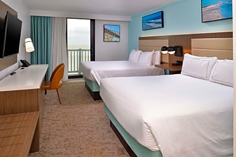 Premium Queen Room with Two Queen Beds and Bay View - Higher Floor