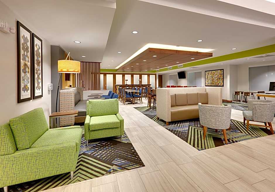 Holiday Inn Express & Suites Mitchell By IHG