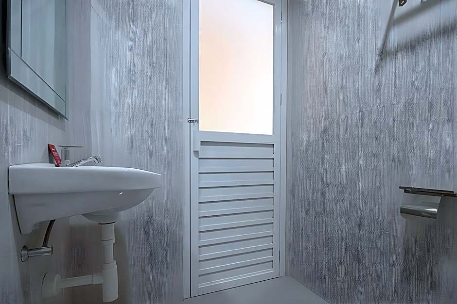 RedDoorz near Islamic Center Samarinda