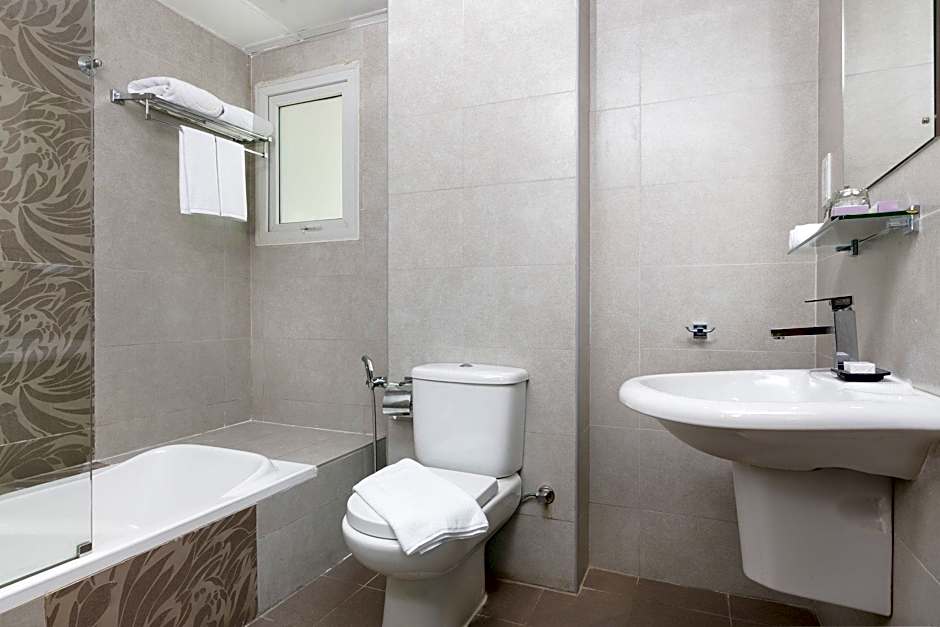 Al Hail Waves Hotel Managed By Centara