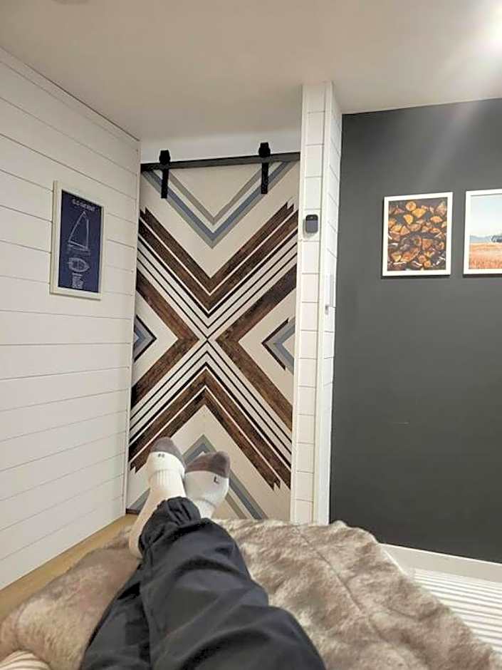 The Old Kettle Cabin with Hot Tub