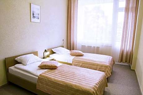 Economy Twin Room with Spa Access