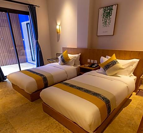 Standard Twin Room with Garden View